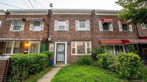 Photo of 3031 Edson Avenue, Bronx, NY 10469 (MLS # 953835)