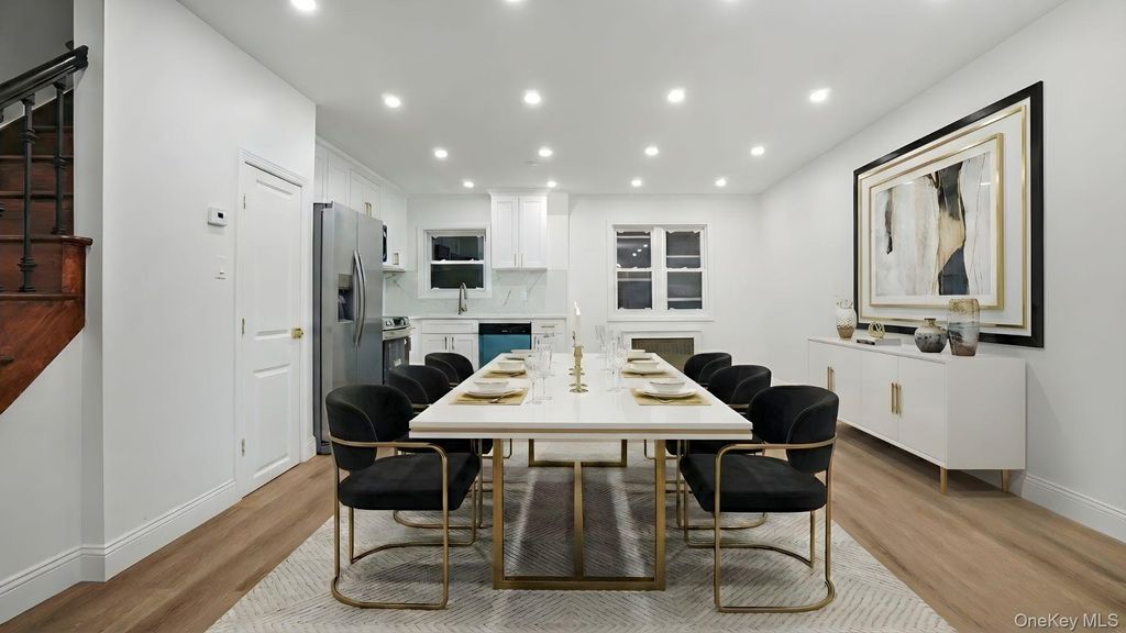 Photo of 3031 Edson Avenue, Bronx, NY 10469 (MLS # 953835)