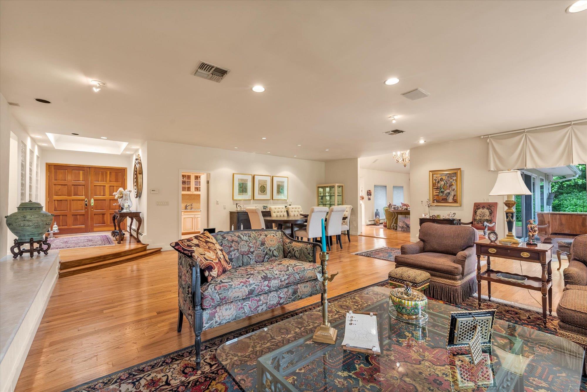 1314 Everit Place