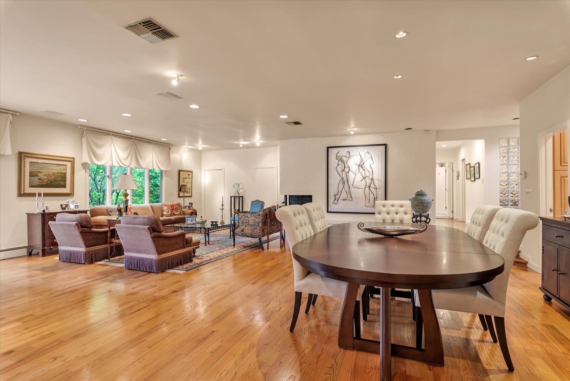 1314 Everit Place