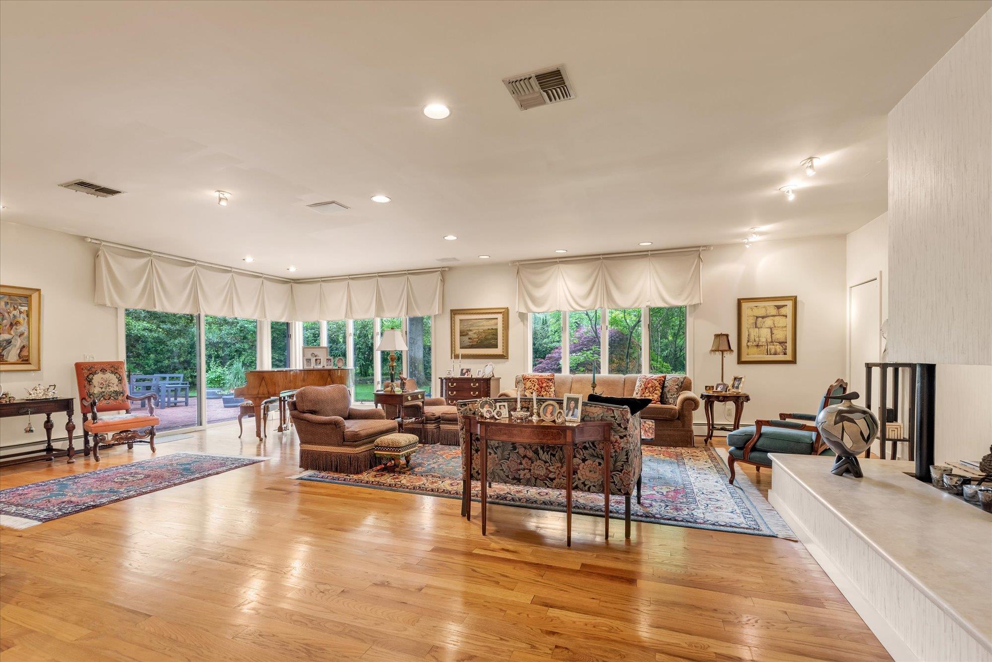1314 Everit Place