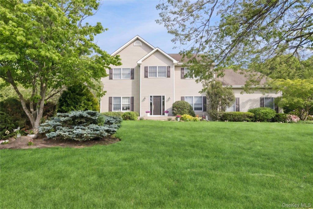 Photo of 3 Naomi Court, Huntington, NY 11747 (MLS # 1009376)
