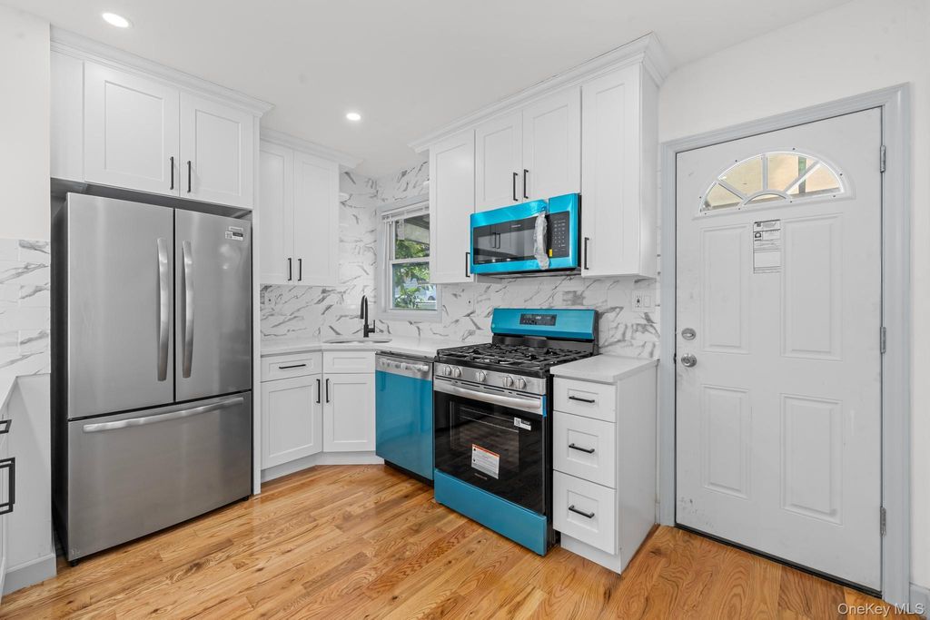 Photo of 5206 Avenue M, Brooklyn, NY 11234 (MLS # 958246)