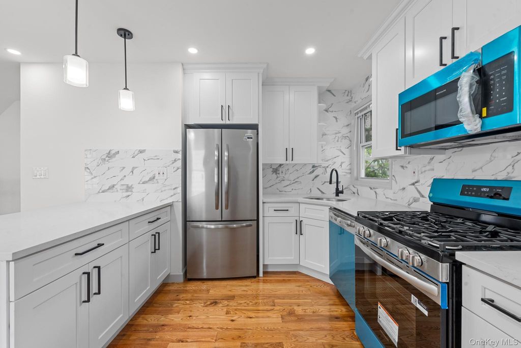 Photo of 5206 Avenue M, Brooklyn, NY 11234 (MLS # 958246)