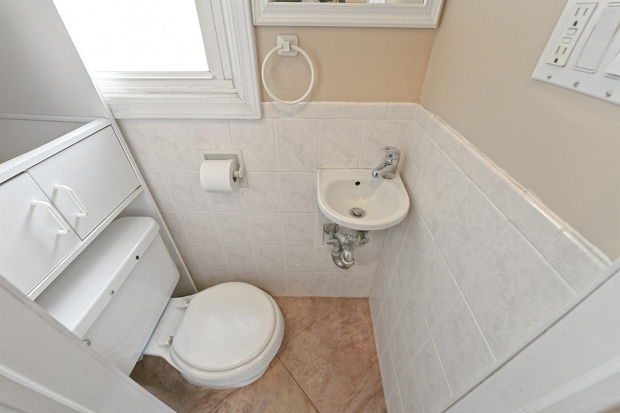 2364 Newbridge Road, Bellmore, New York image 13