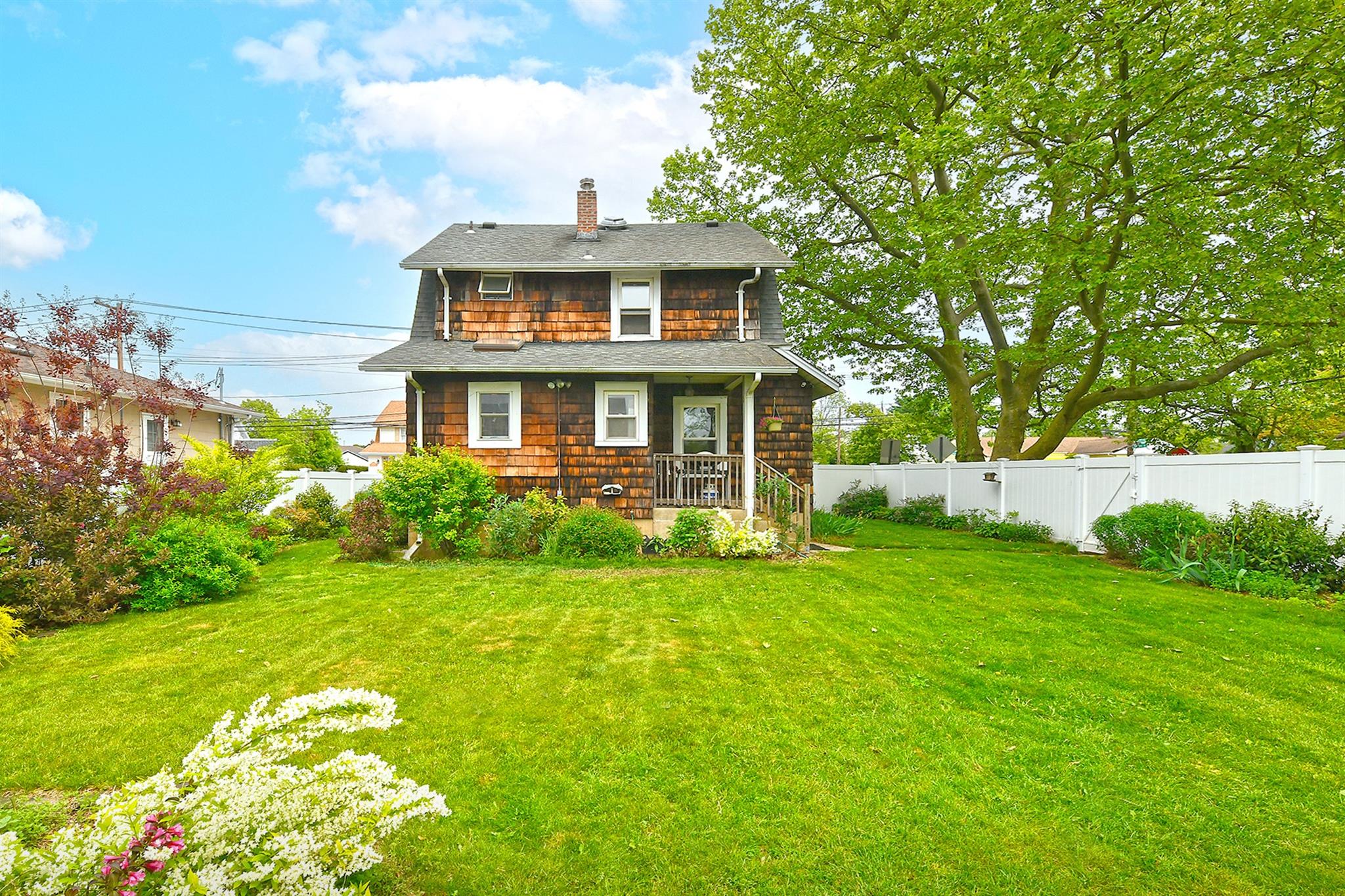 2364 Newbridge Road, Bellmore, New York image 26