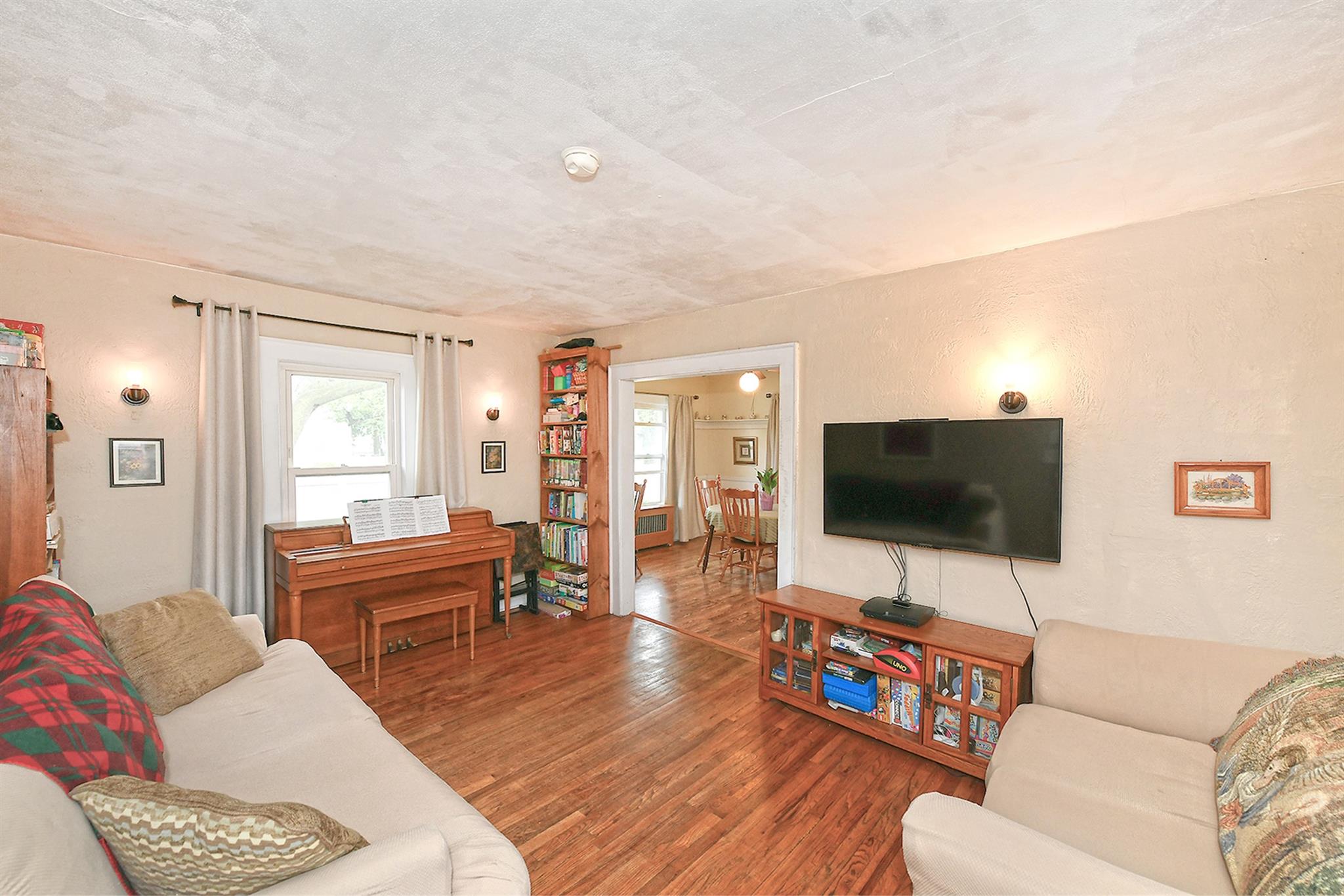 2364 Newbridge Road, Bellmore, New York image 6