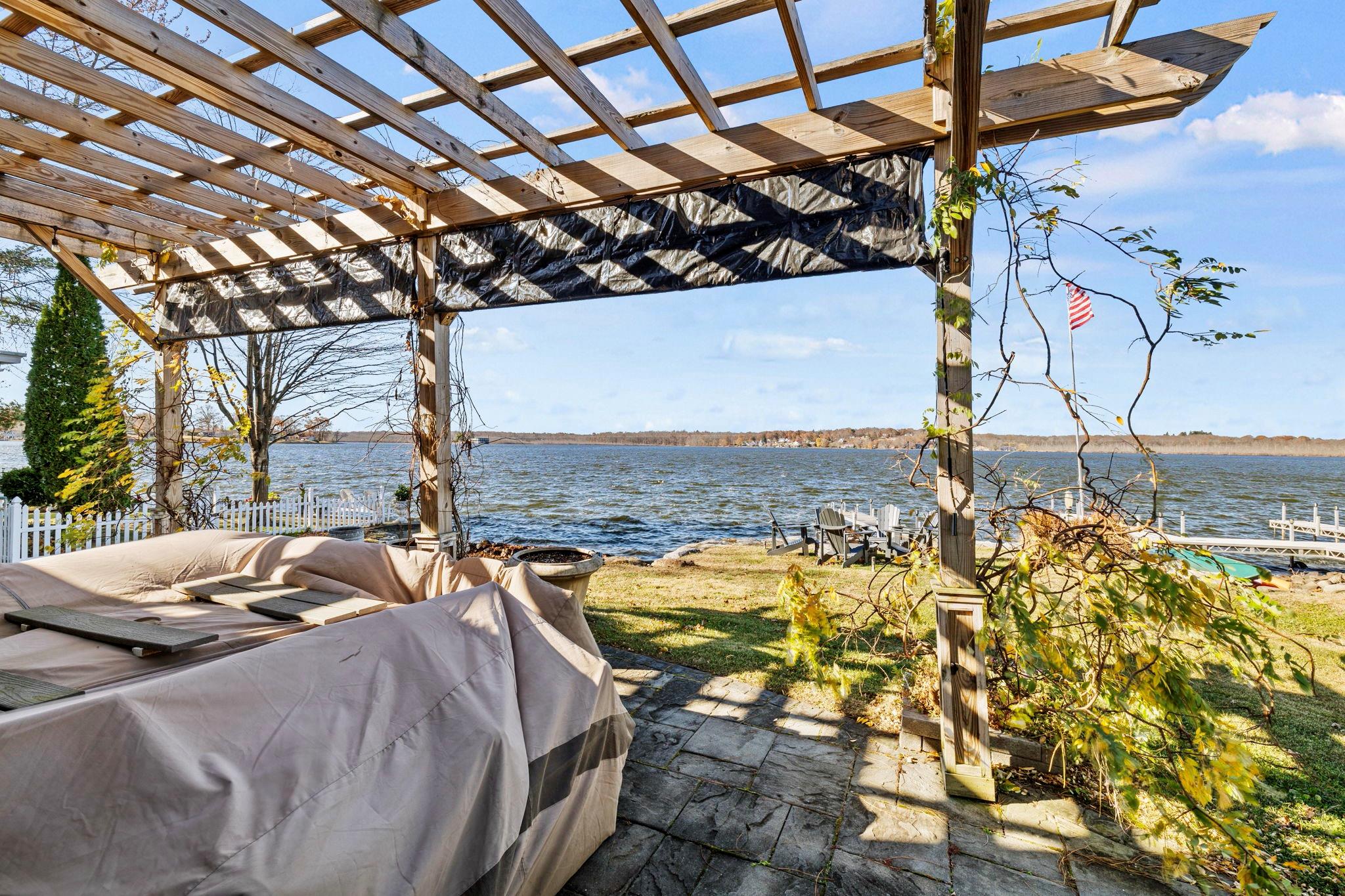 Newburgh, New York 12550, United States, 2 Bedrooms Bedrooms, ,2 BathroomsBathrooms,Residential,Active,26564