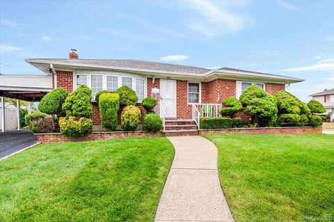 Photo of 111 Michael Place, Bethpage, NY 11714 (MLS # 923259)