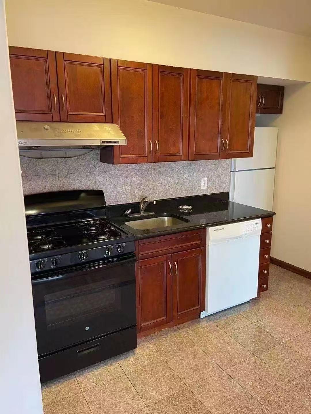 8827 53 rd Avenue 2R