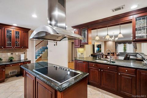 Condo For Sale - 109 Foxwood Drive<br/> Jericho, NY 11753