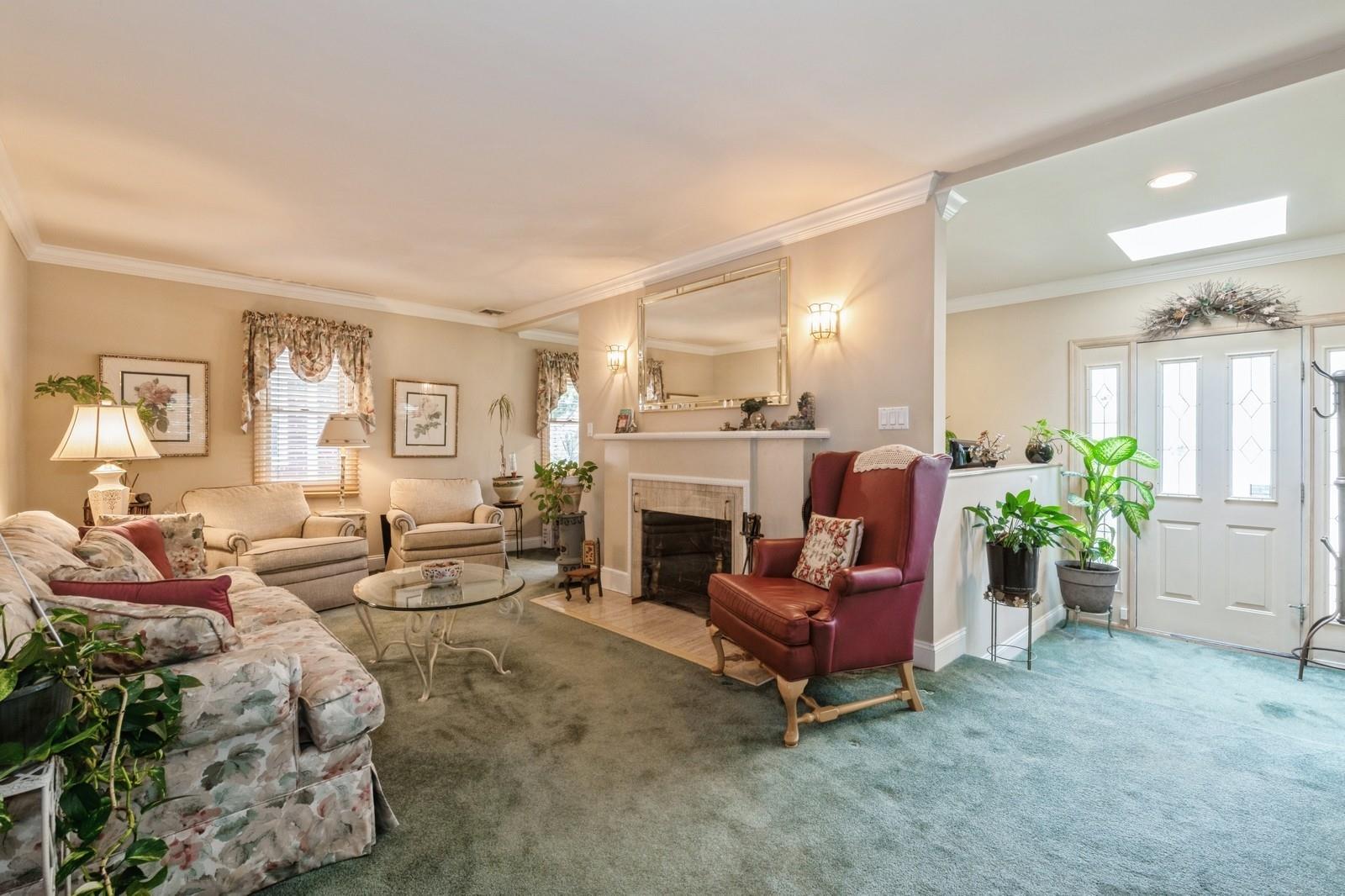 1547 Moffitt Avenue, Hewlett, New York image 3