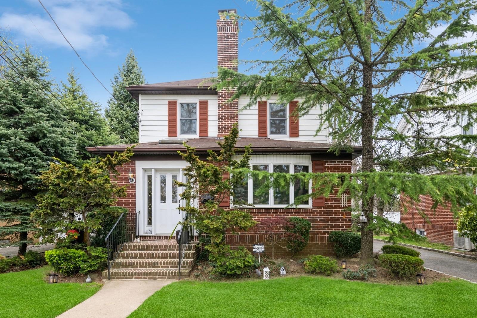 1547 Moffitt Avenue, Hewlett, New York image 1