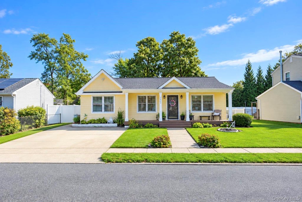 Photo of 1435 Brooklyn Boulevard, Bay Shore, NY 11706 (MLS # 1061716)