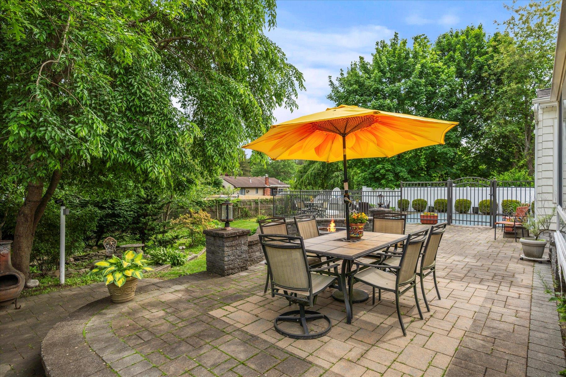 24 Akron Place, Shoreham, New York image 19