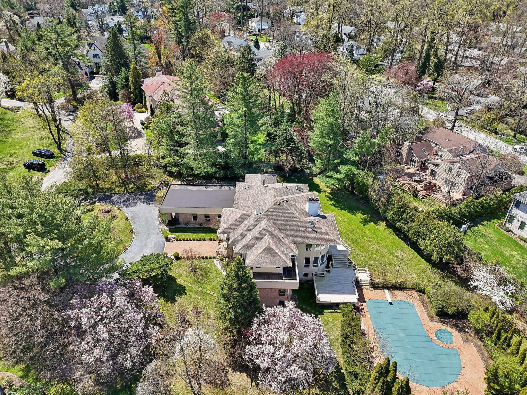 110A Windsor Gate, Great Neck, New York image 37