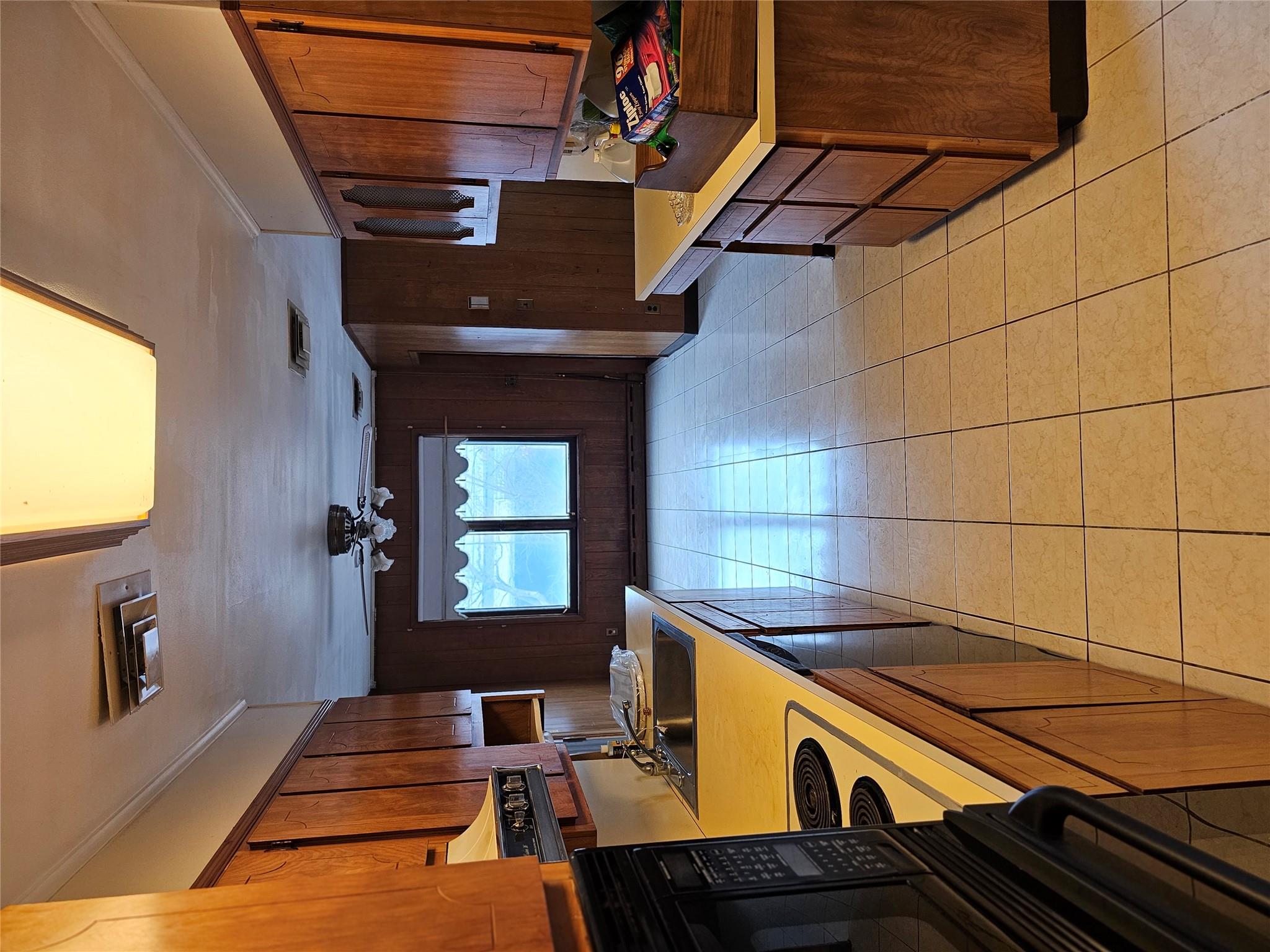 2243 Leighton Road, Elmont, New York image 6