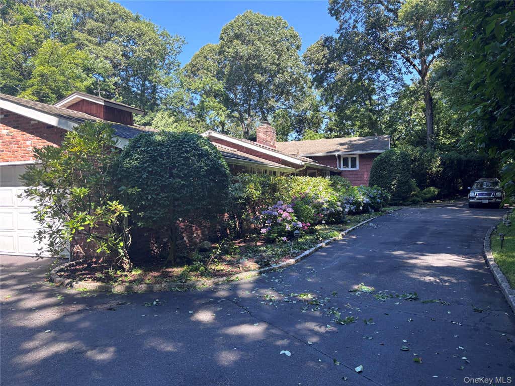 Photo of 15 Tappentown Lane, Brookville, NY 11545 (MLS # 1023664)