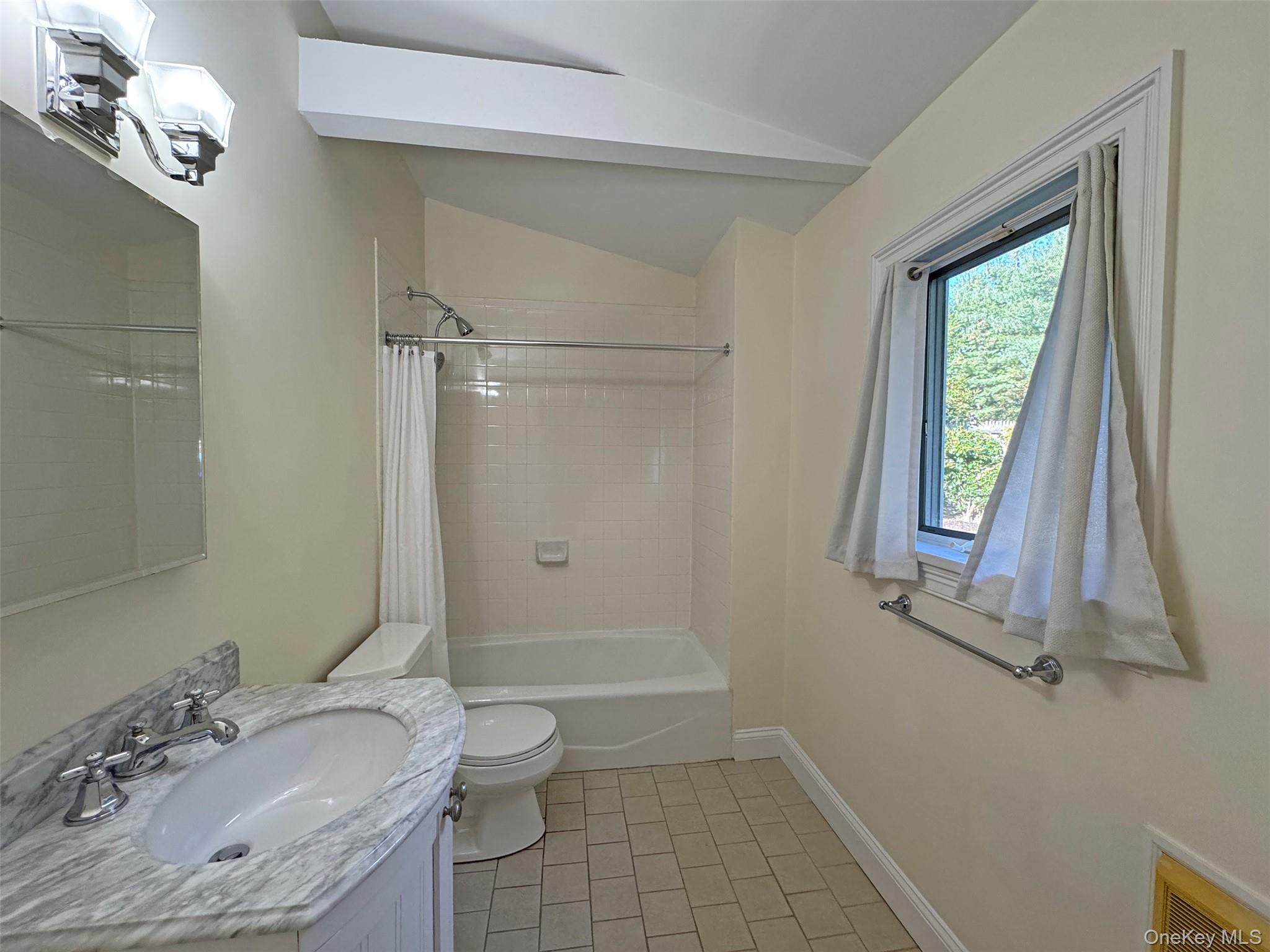 11 Country Ridge Drive