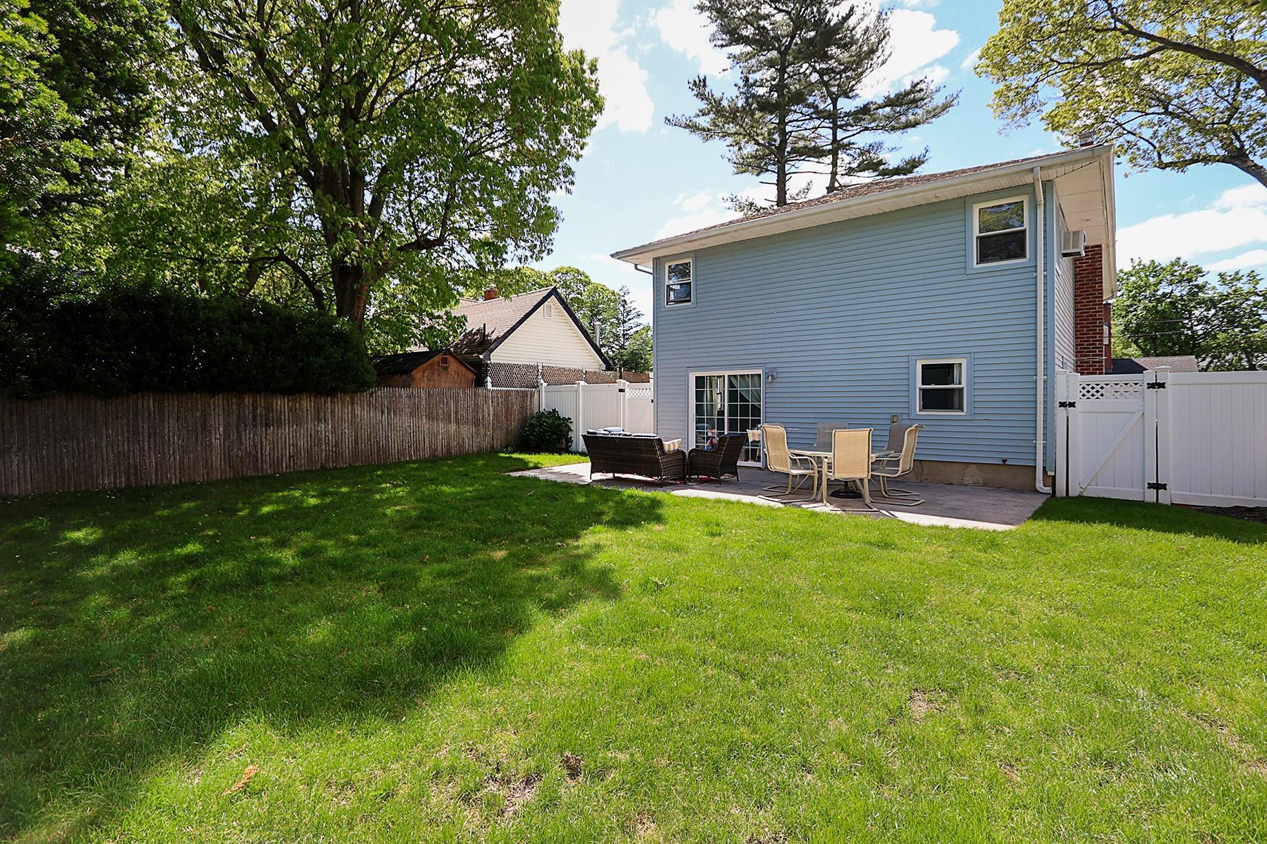 1839 Aetna Place, Merrick, New York image 38