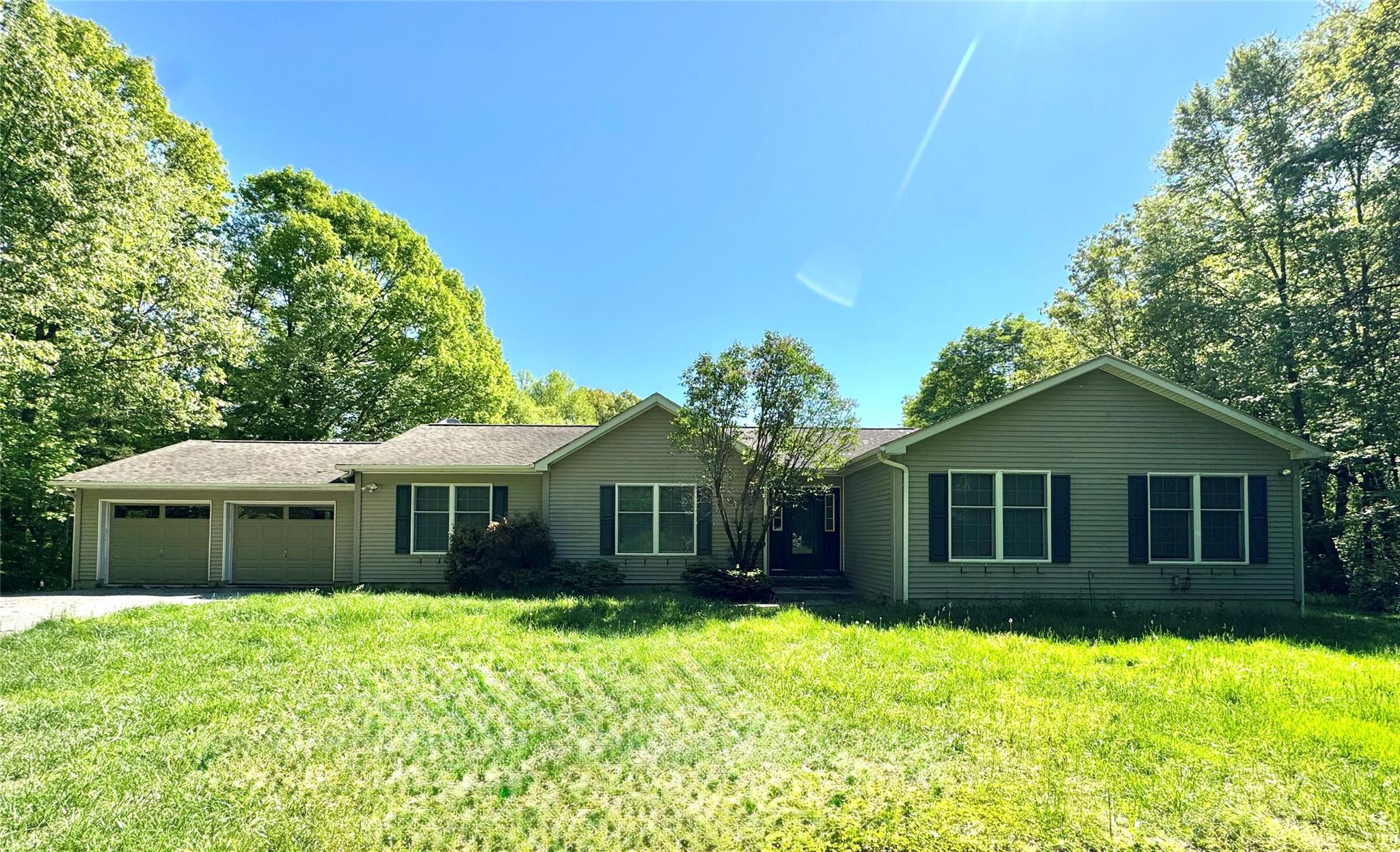 Sallys Lane, Pawling, New York - 3 Bedrooms  
3 Bathrooms  
8 Rooms - 