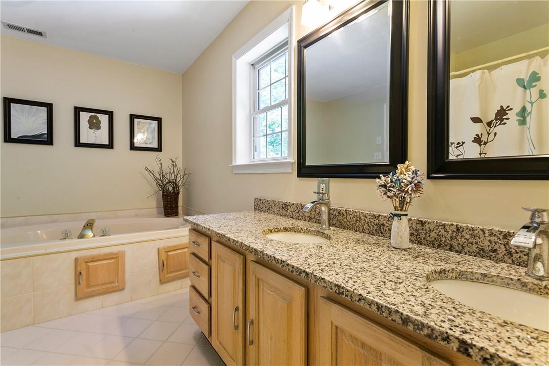 21 Craescot Way, Mahopac, New York image 12