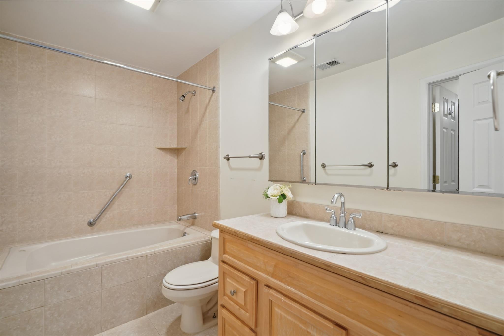 42 Westwood Circle, Irvington, New York image 11