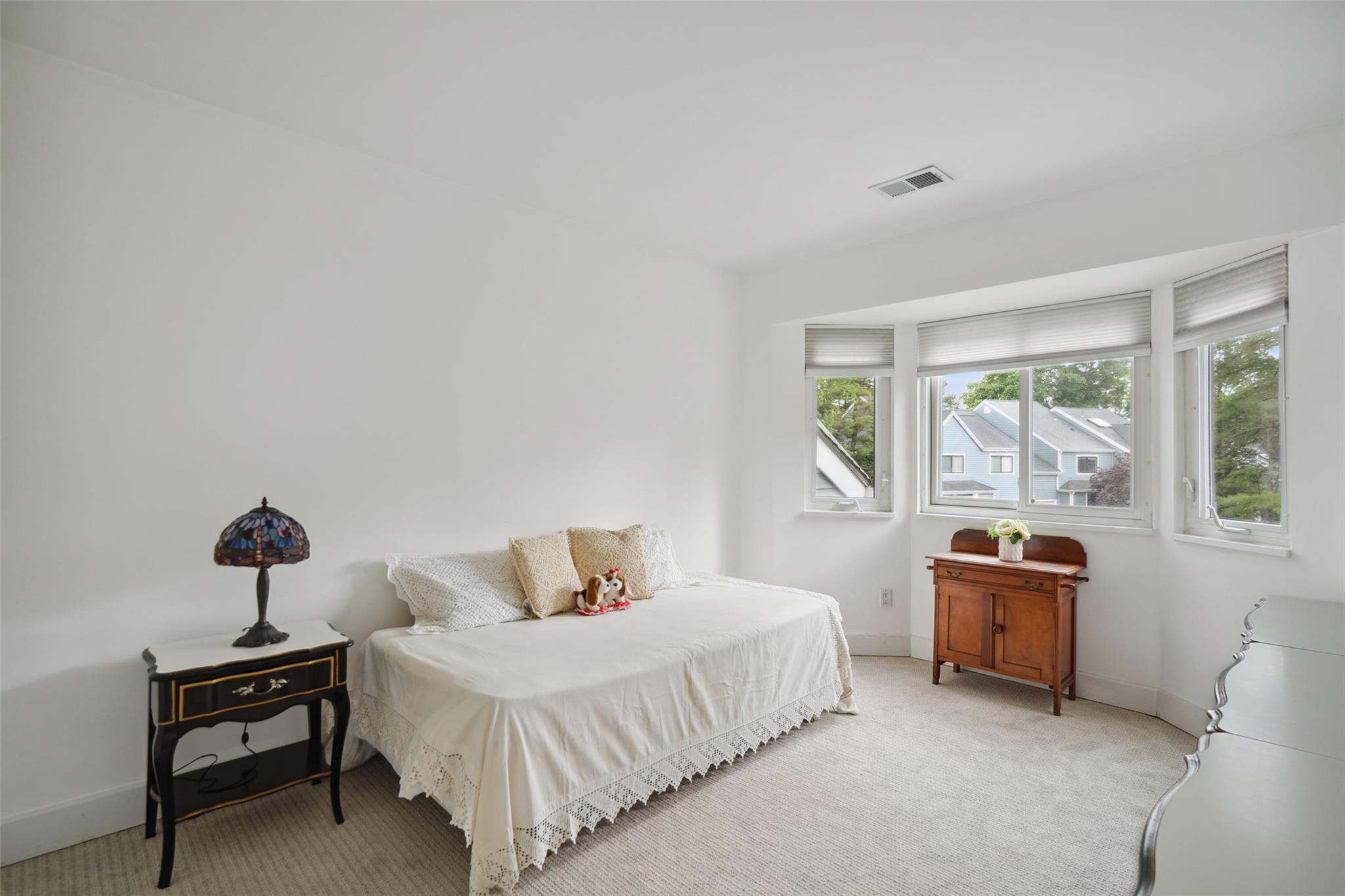 42 Westwood Circle, Irvington, New York image 10