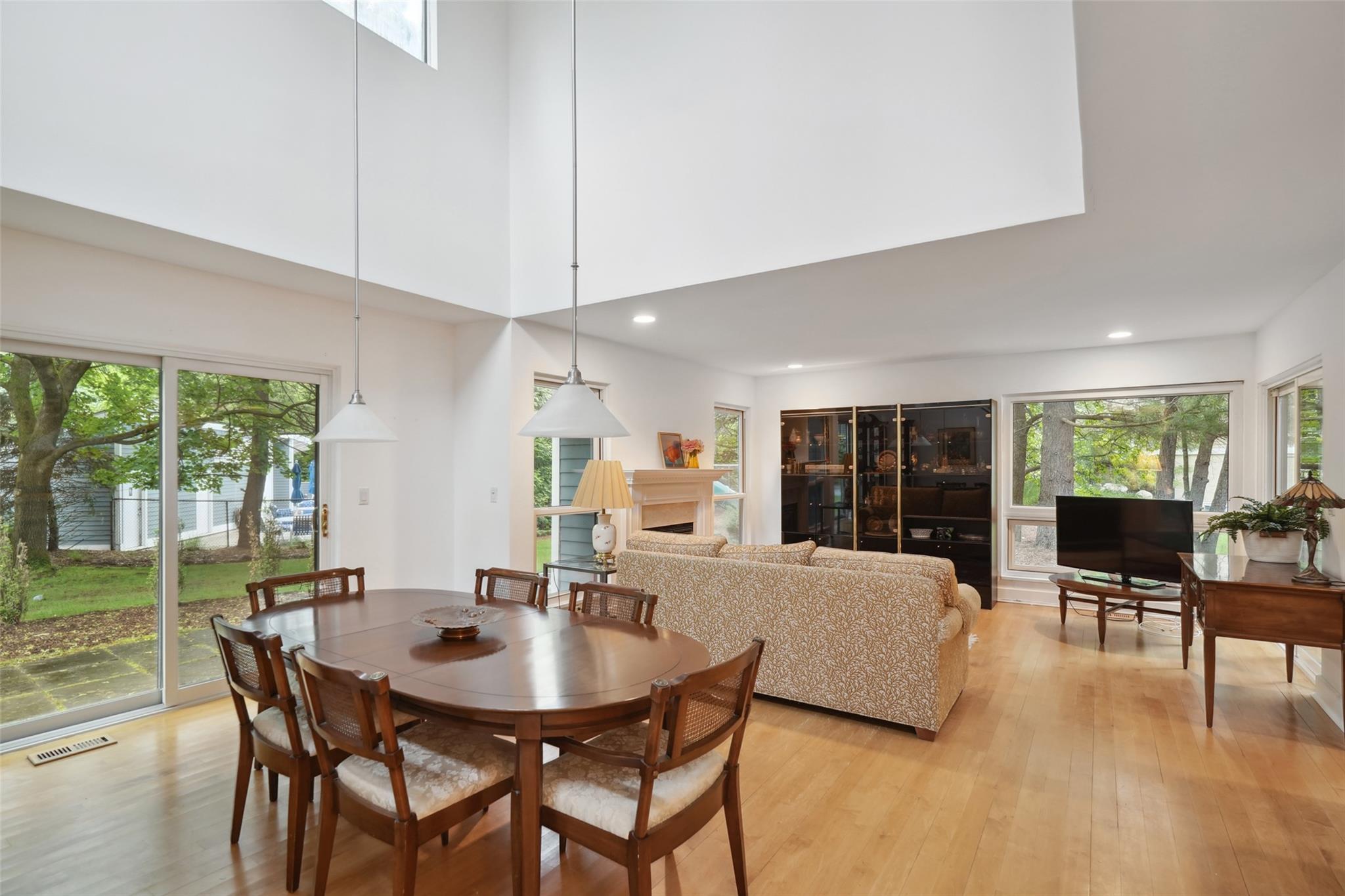 42 Westwood Circle, Irvington, New York image 2