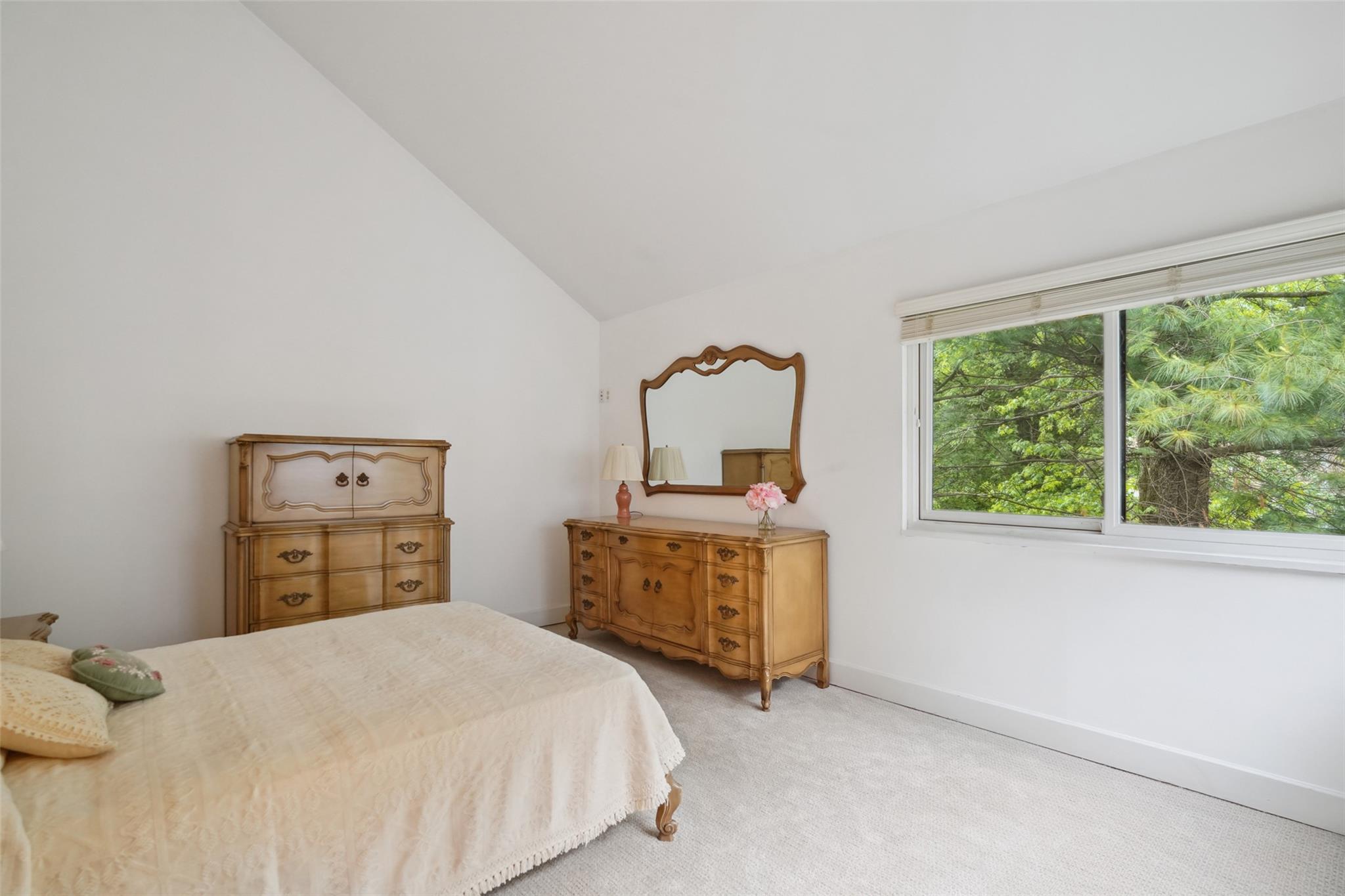 42 Westwood Circle, Irvington, New York image 8