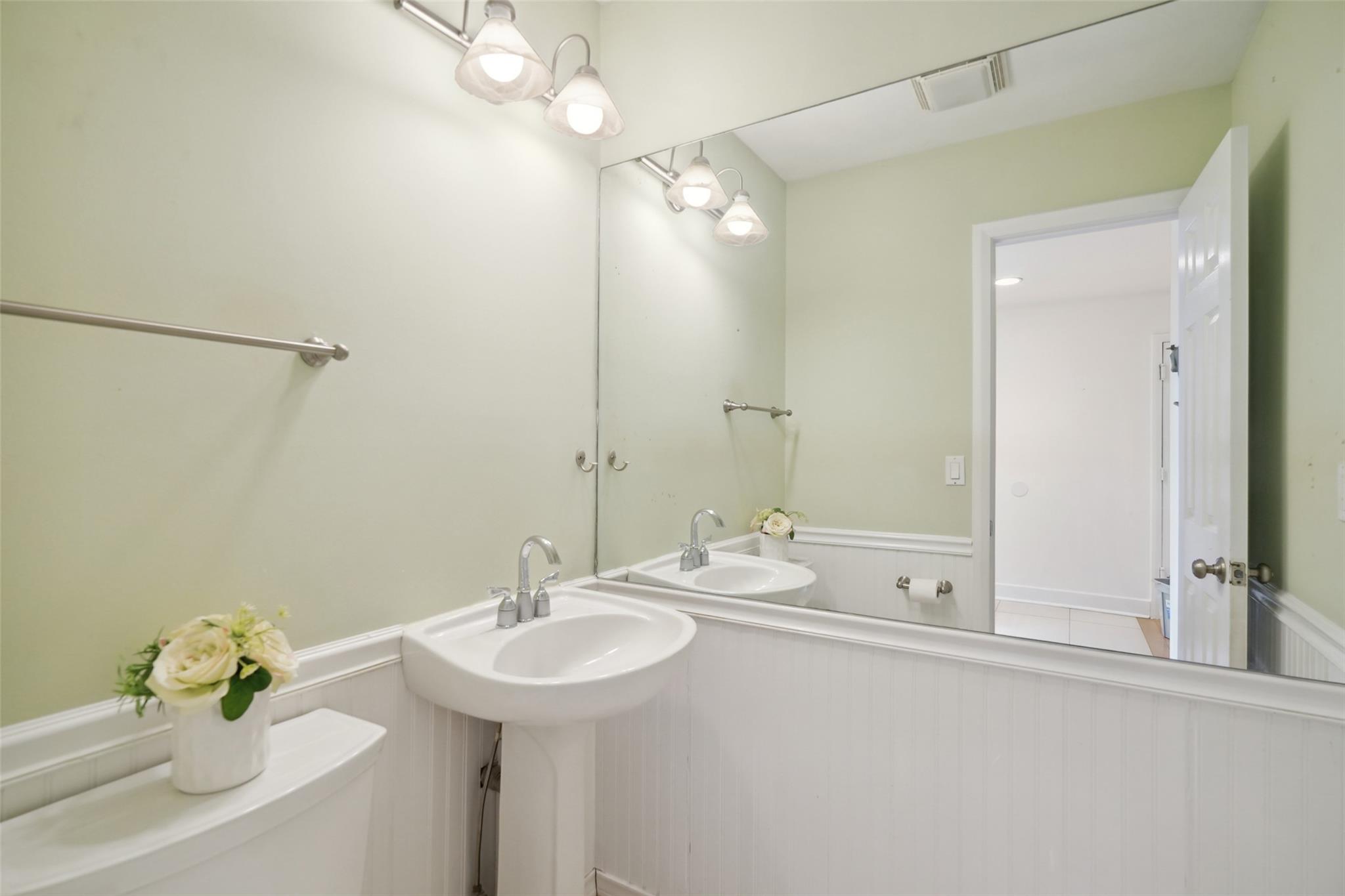 42 Westwood Circle, Irvington, New York image 13