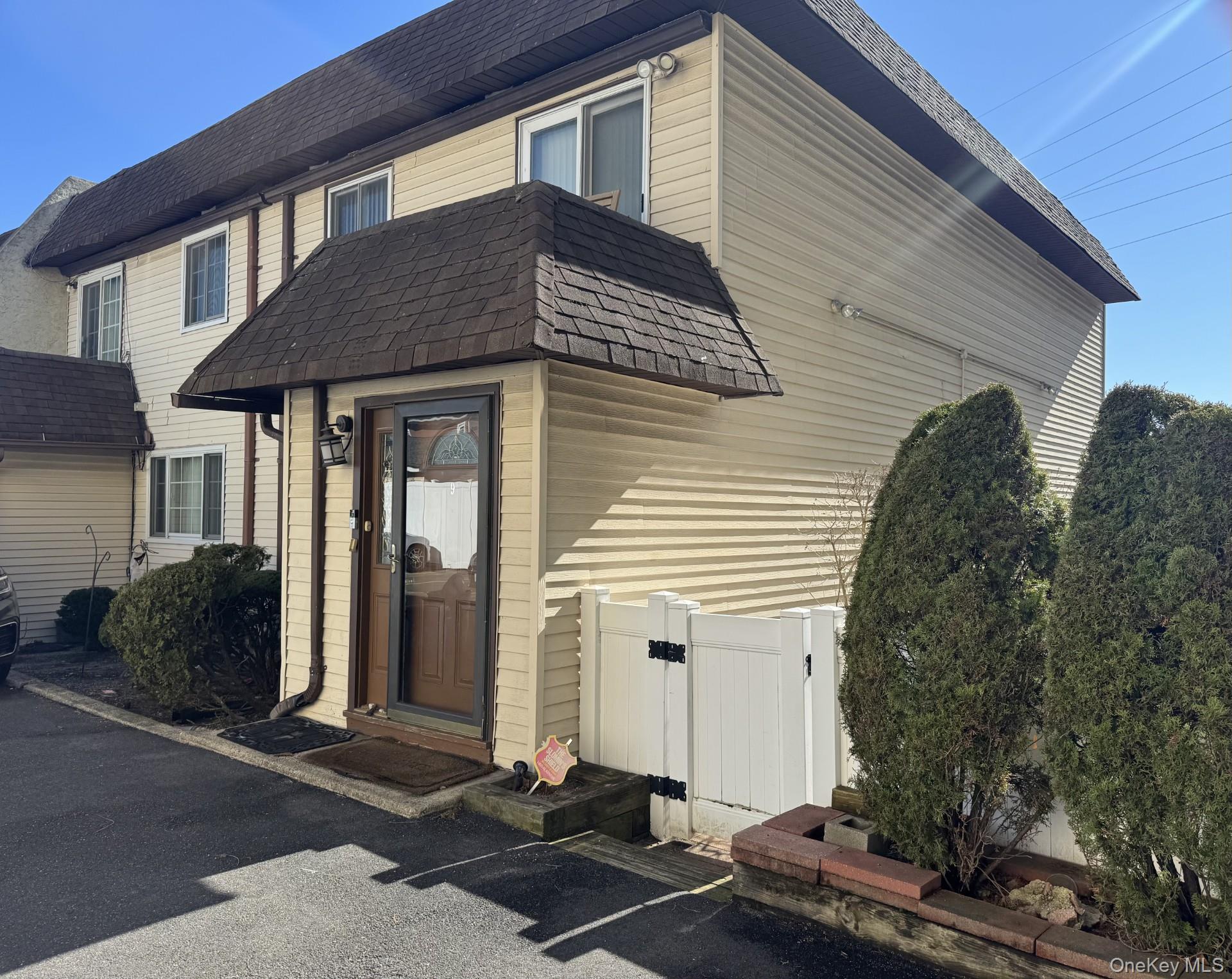 88 E Valley Stream Boulevard 9 - Photo 2