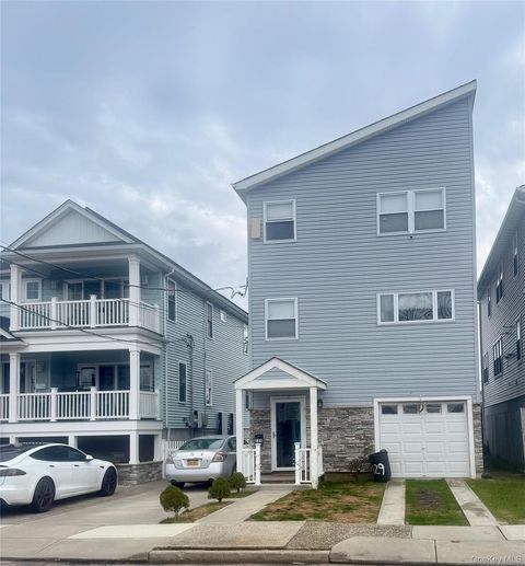 129 Nassau Lane Island Park NY 11558