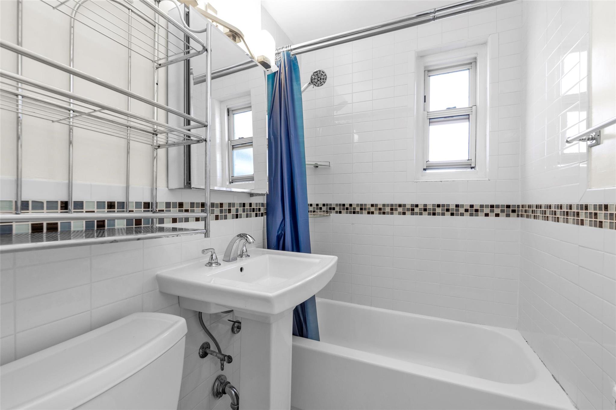 252-20 58 Avenue #2 FL, Little Neck, New York image 10