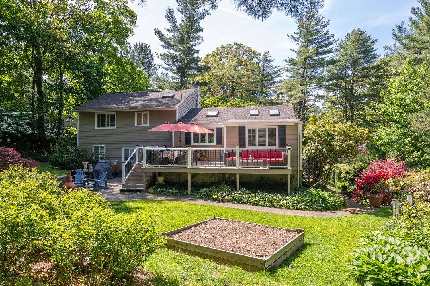 10 Falcon Place, Huntington, New York image 26