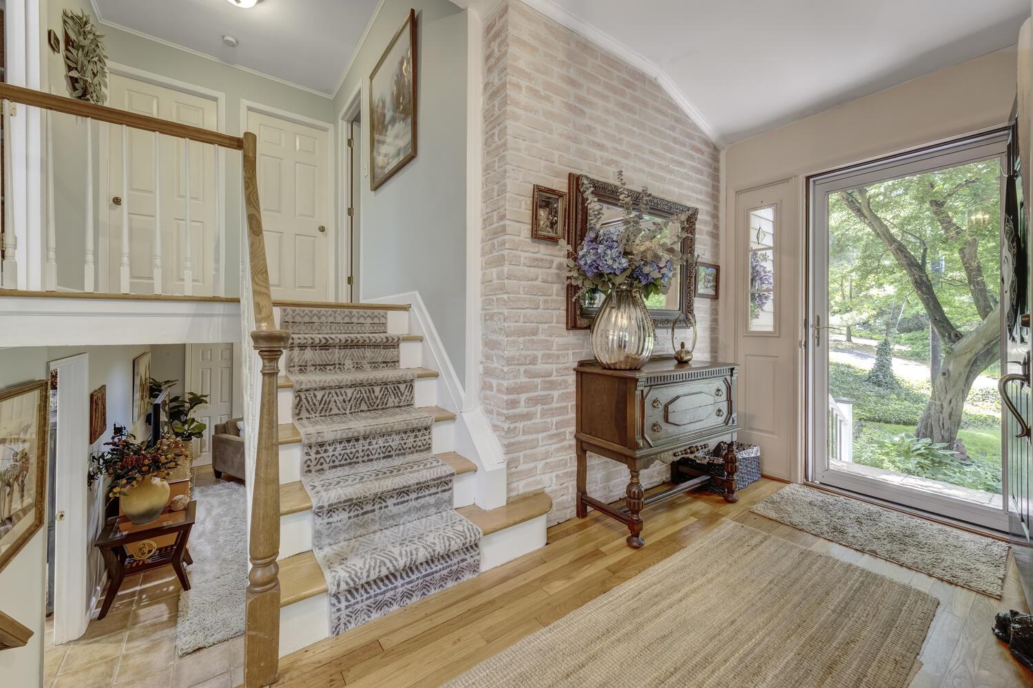 10 Falcon Place, Huntington, New York image 5