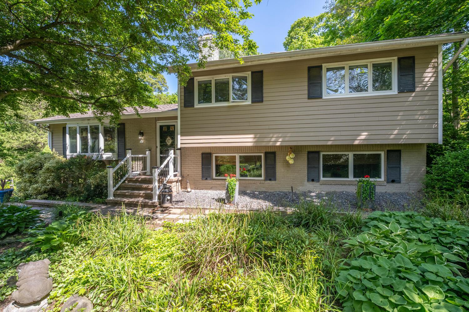 10 Falcon Place, Huntington, New York image 3