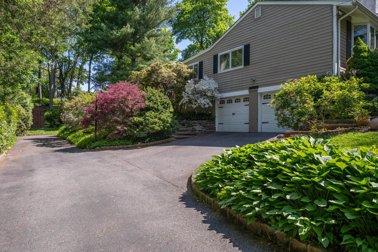 10 Falcon Place, Huntington, New York image 29
