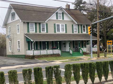 Apartment For Rent - 83 Park Avenue #A<br/> Babylon, NY 11702