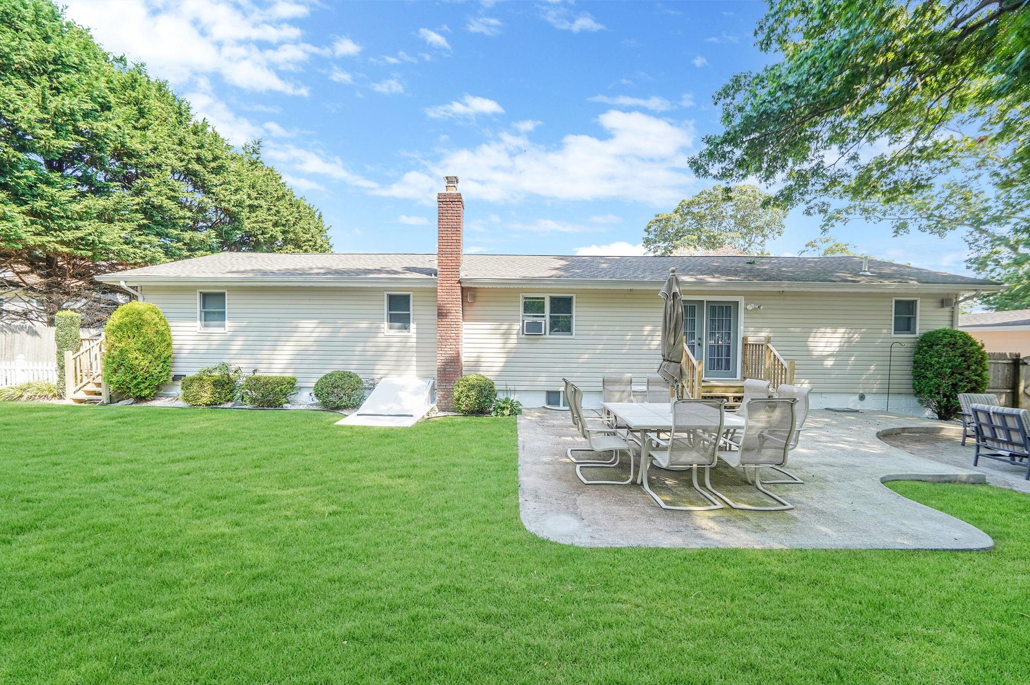 40 Raymond Avenue, Farmingville, New York image 36