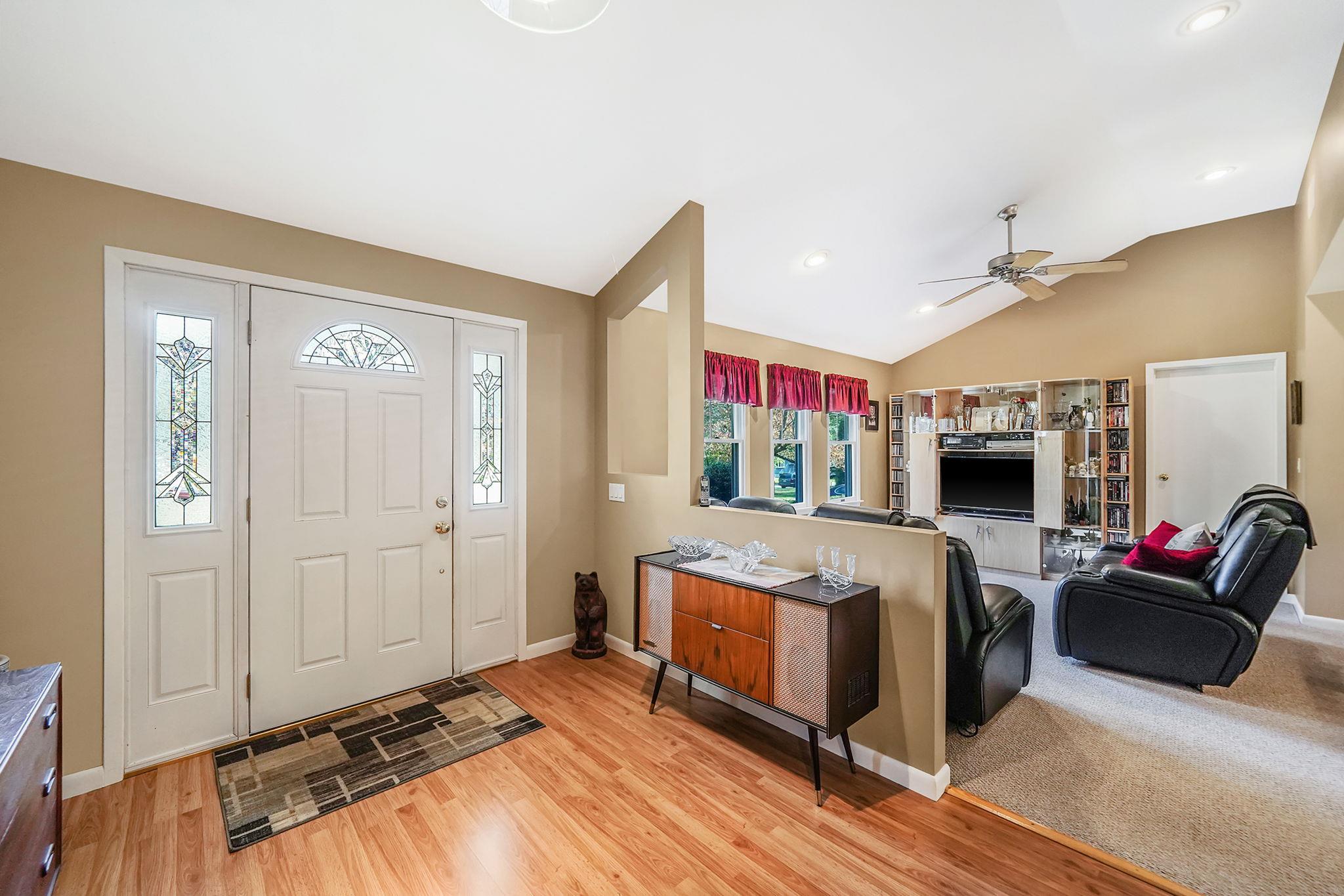 40 Raymond Avenue, Farmingville, New York image 5