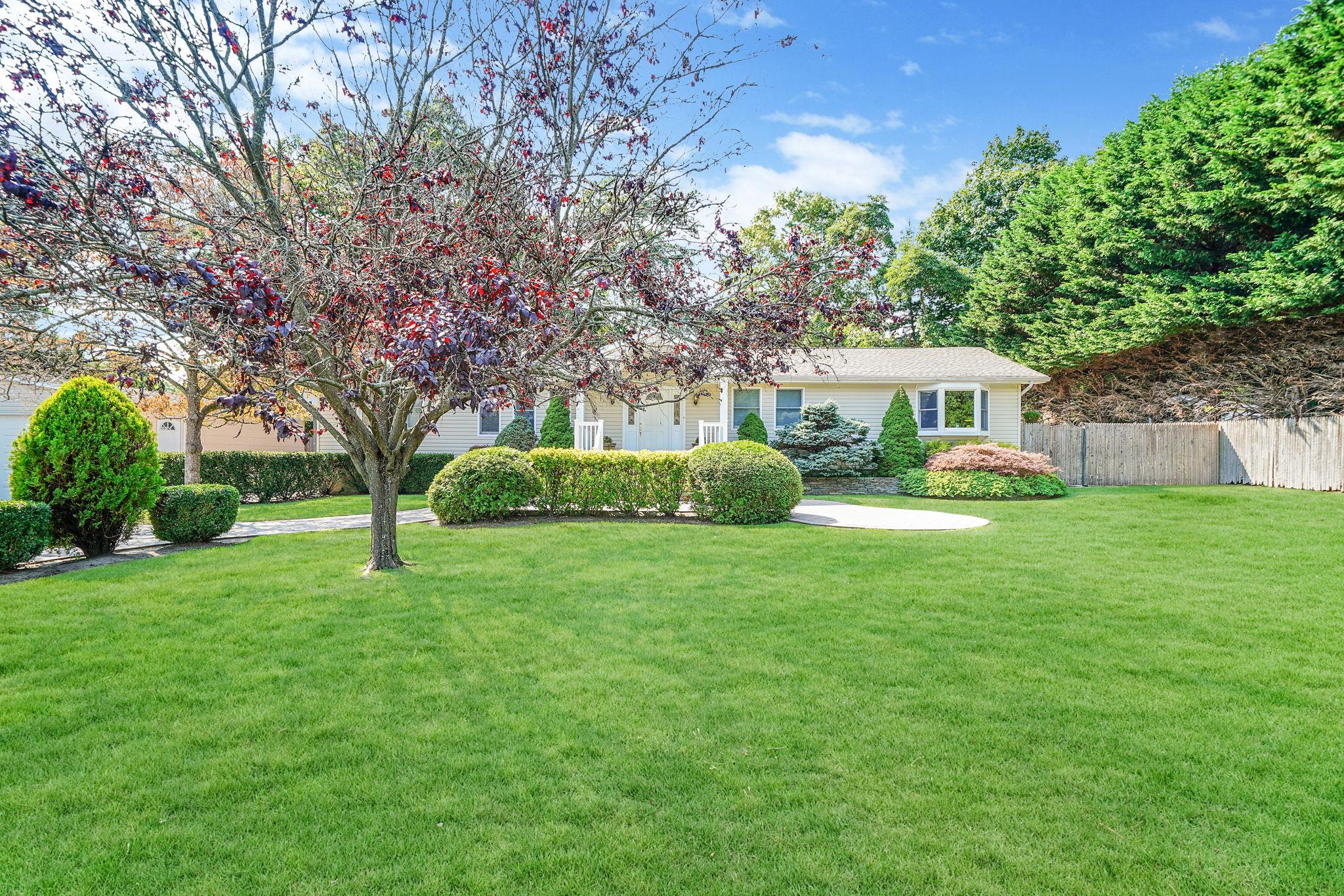 40 Raymond Avenue, Farmingville, New York image 42
