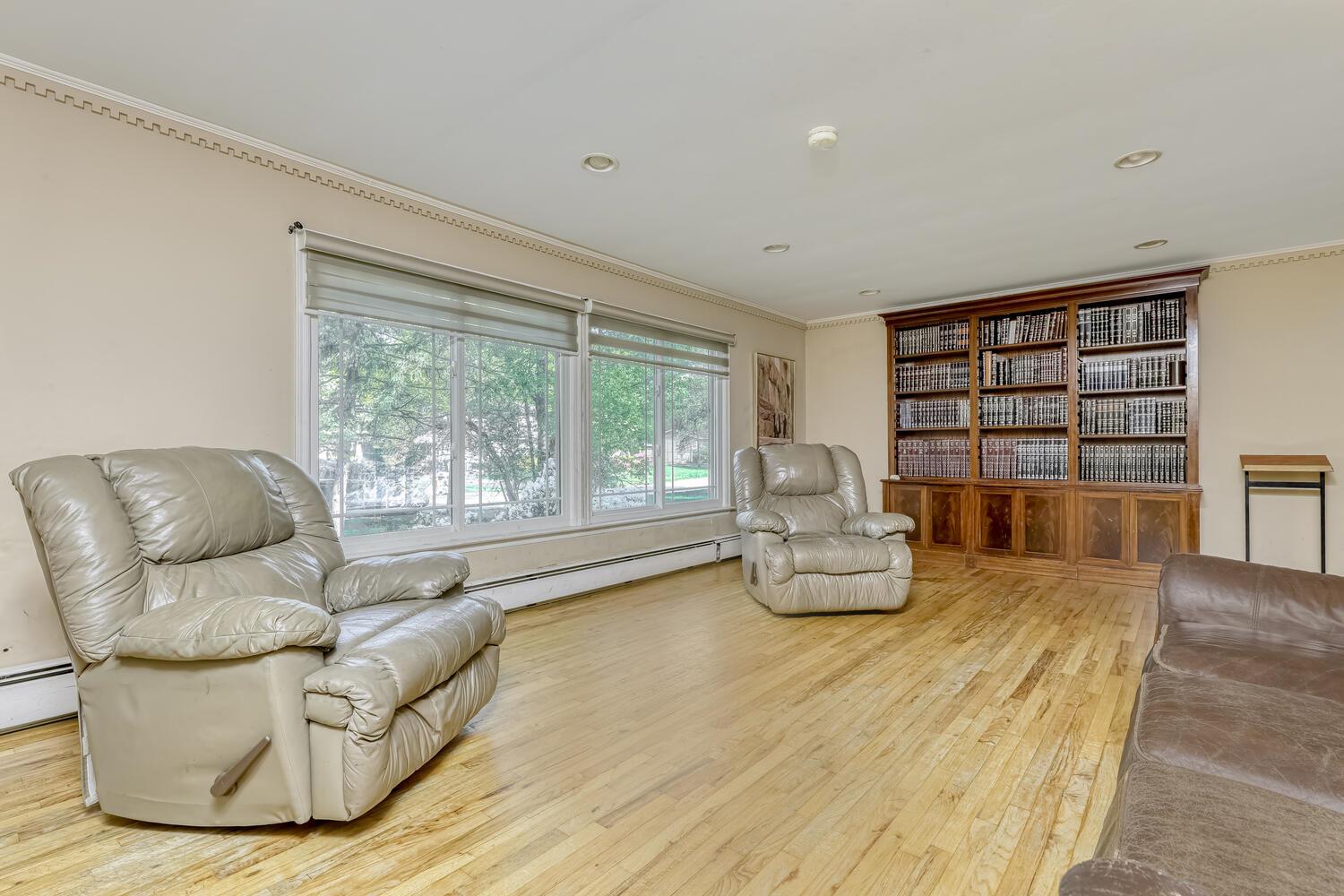 6 Perth Avenue, Spring Valley, New York image 8