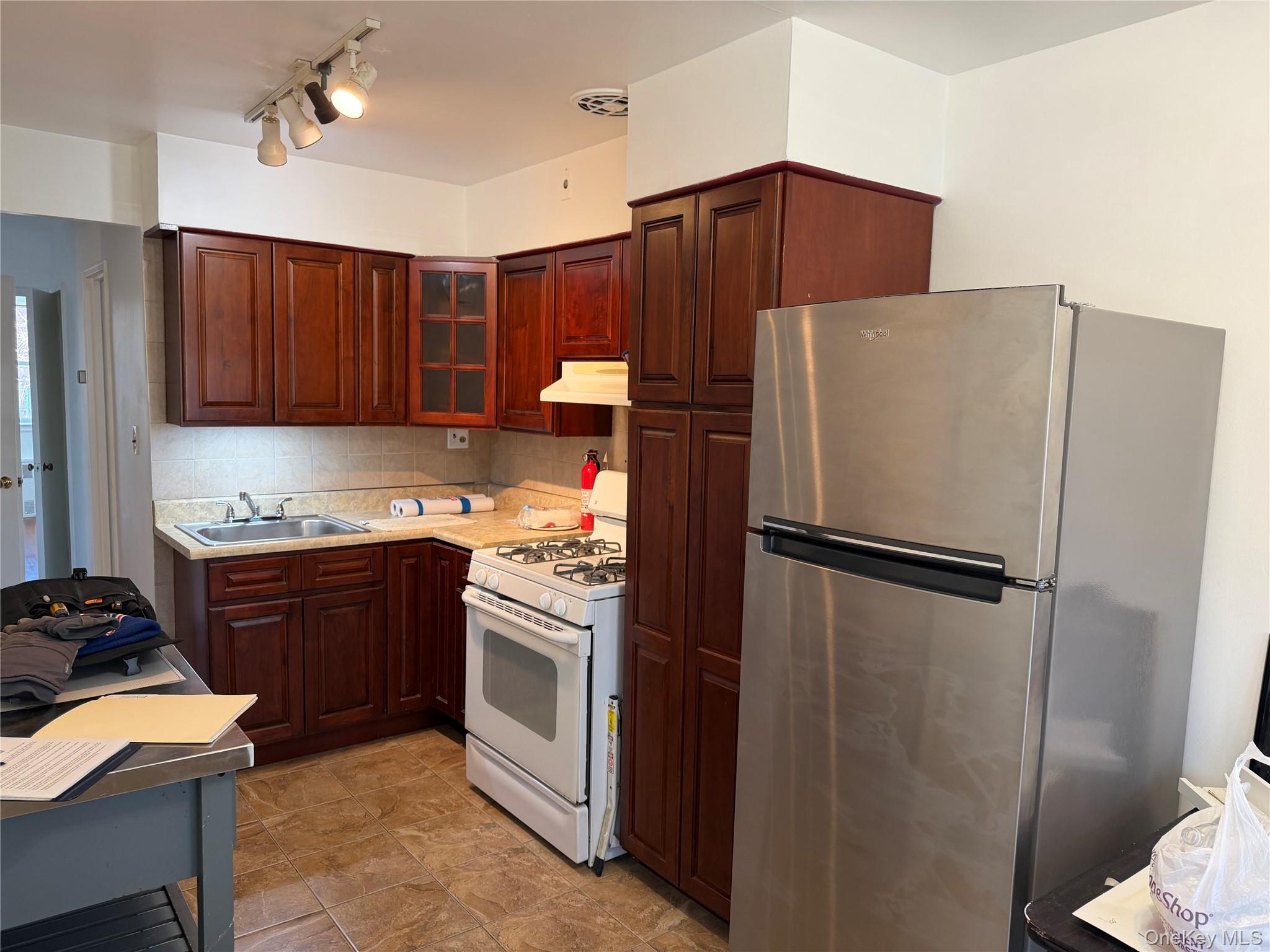 6320 Pleasantview Street