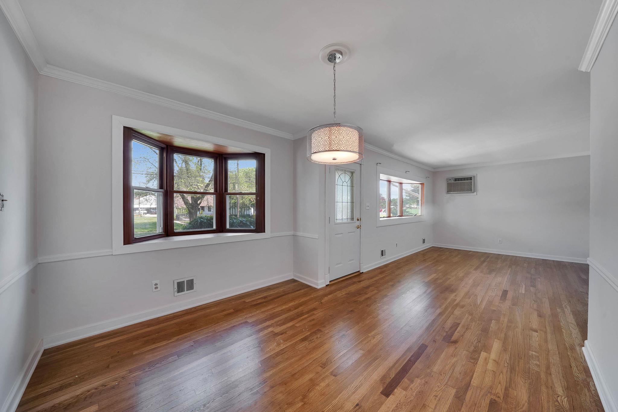 348 Roslyn Avenue