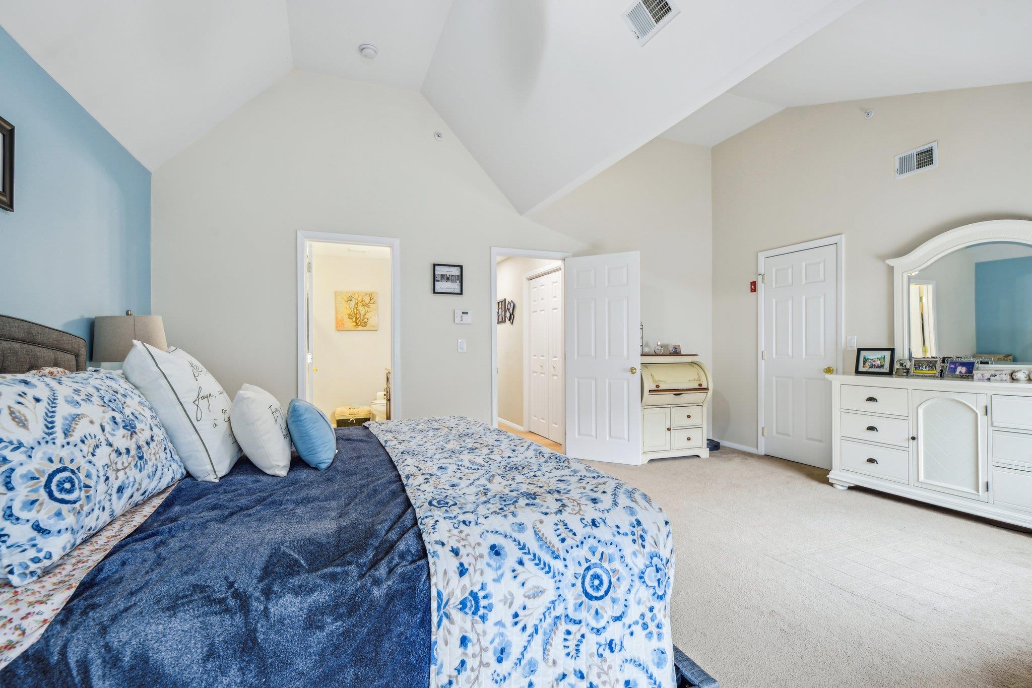32 Cranberry Circle, Medford, New York image 15
