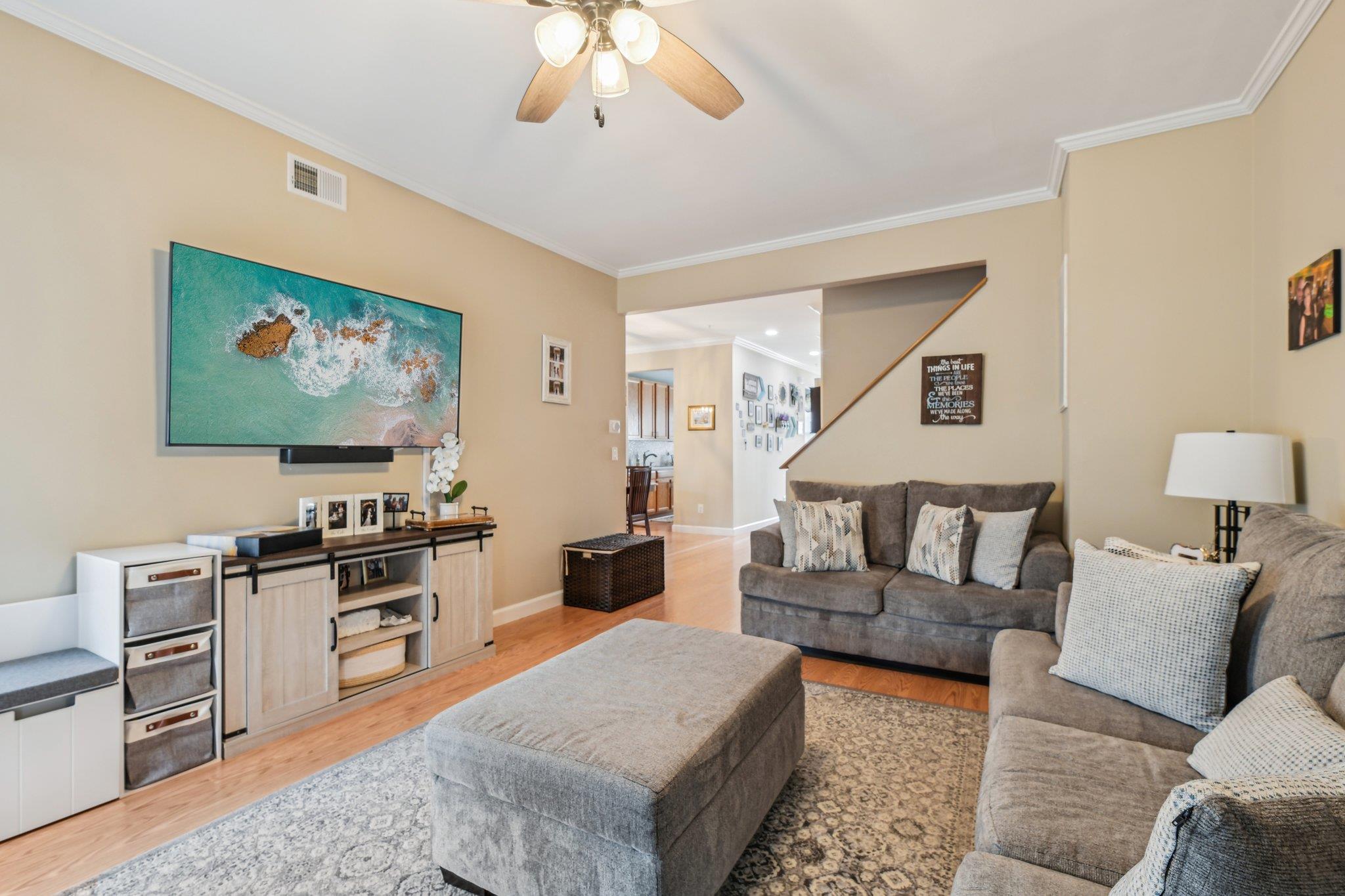 32 Cranberry Circle, Medford, New York image 10