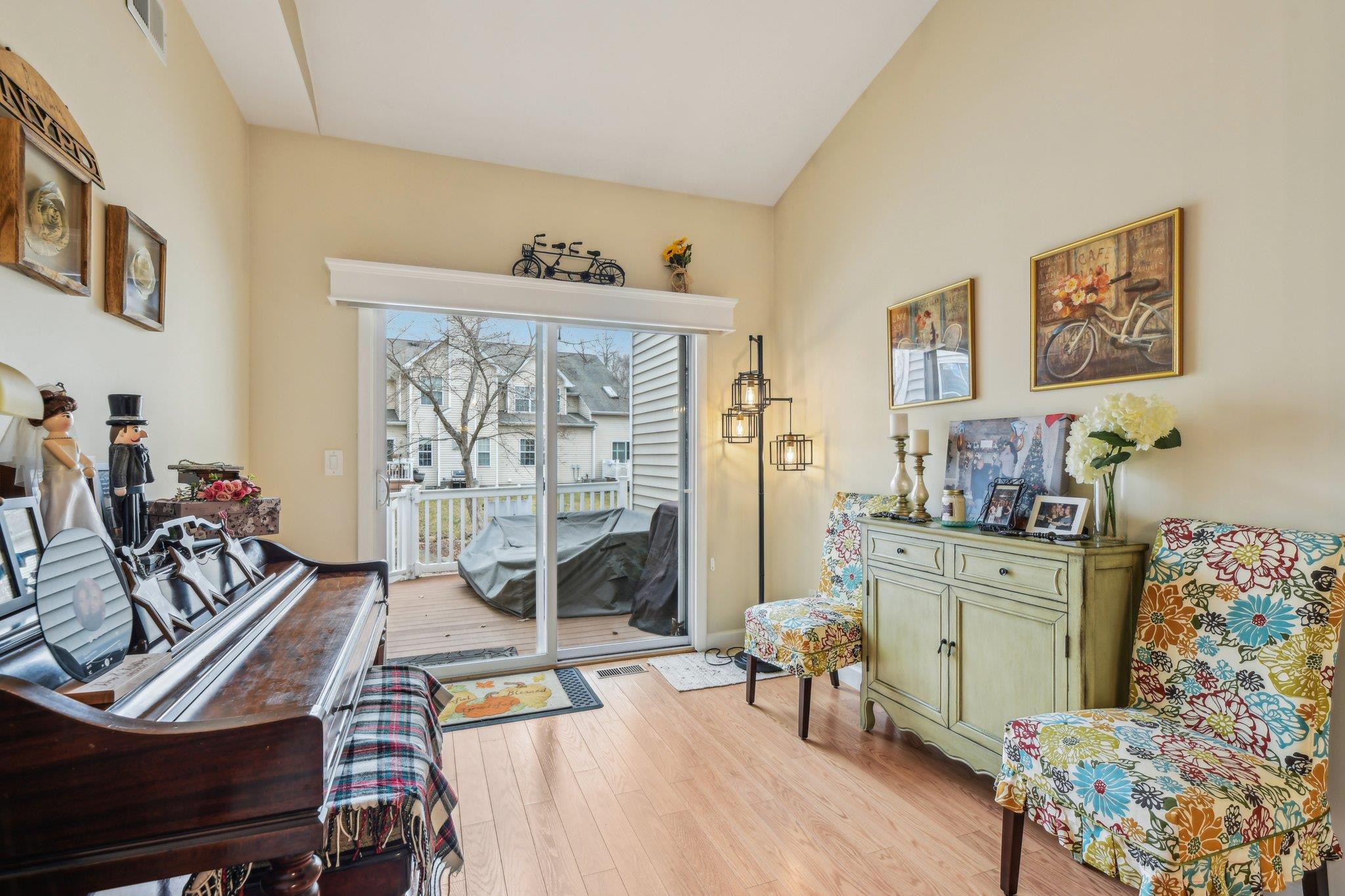 32 Cranberry Circle, Medford, New York image 14