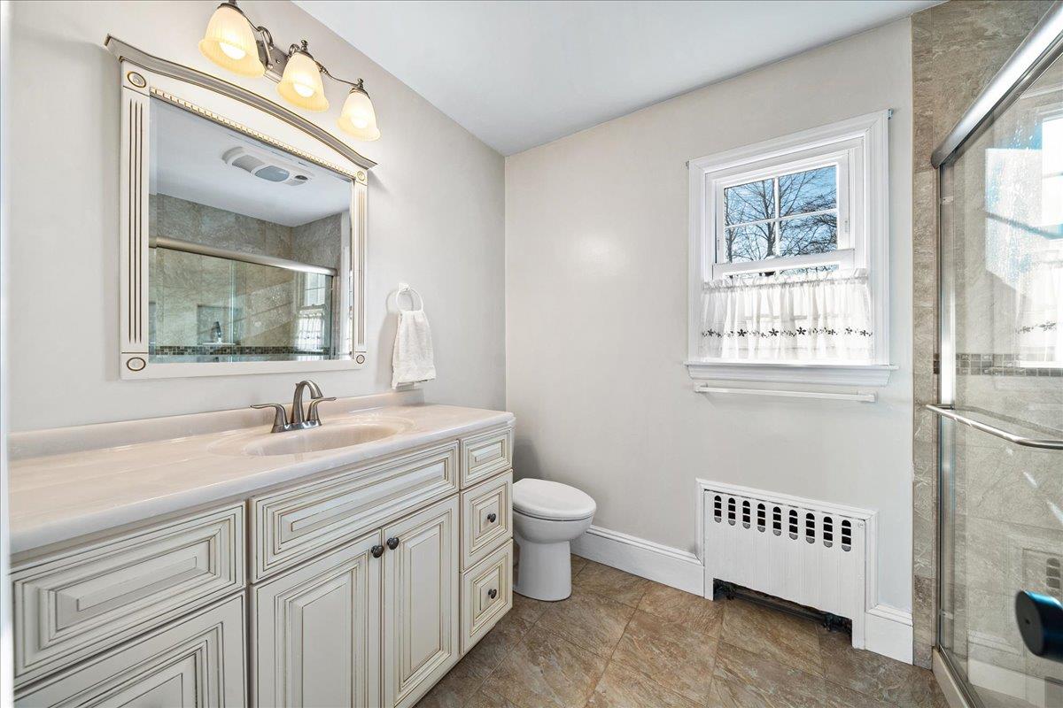 18 Woodland Park Road, Bellport Village, New York image 11