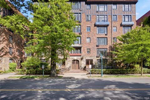 Homes For Sale - 20 Continental Avenue #1K<br/> Forest Hills, NY 11375
